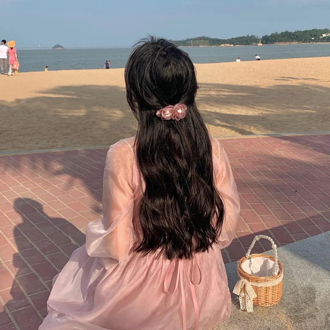 她不知道那些鸟的名字